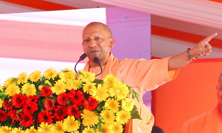 सेकुलरिज्म के नाम पर ममता ने दंगाइयों को दे रखी है दंगा करने की छूट : योगी