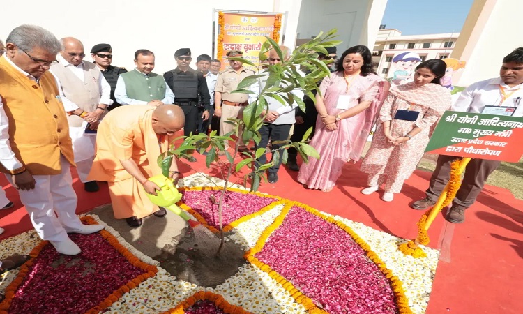 7 दिन में 781 धार्मिक स्थलों पर लगाए गए 11047 पौधे