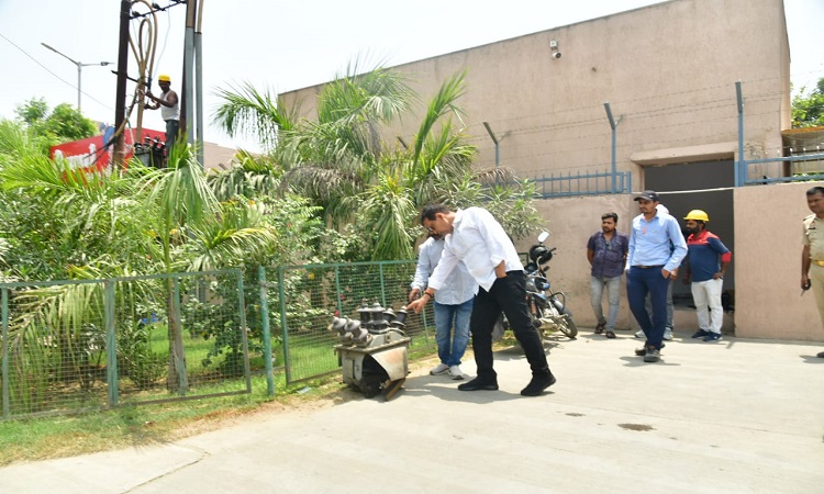 उपभोक्ताओं का काल न उठाने पर संबंधित कार्मिकों पर होगी सख़्त कार्रवाई: एके शर्मा