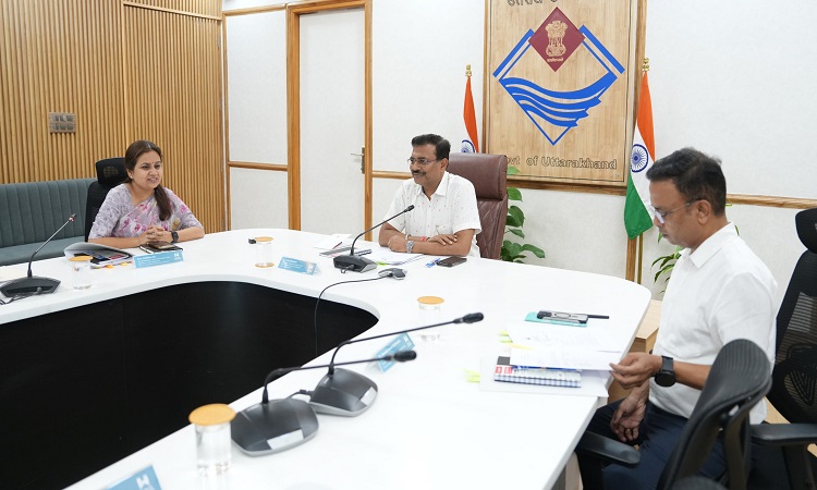 हाउस ऑफ हिमालयाज में हथकरघा एवं हस्तशिल्प में लगातार नए उत्पादों को शामिल करें: मुख्य सचिव