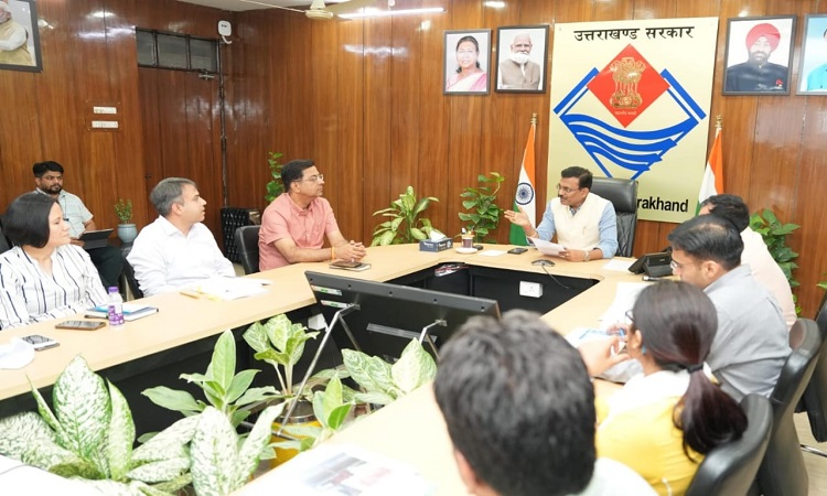 अपनी पार्किंग का प्रयोग नहीं करने पर वाणिज्यिक परिसर और शॉपिंग मॉल्स करें कार्रवाही: मुख्य सचिव