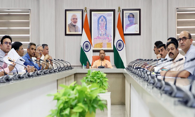 कानपुर, आगरा और लखनऊ मेट्रो परियोजनाओं को निर्धारित समय सीमा में पूर्ण किया जाए: मुख्यमंत्री
