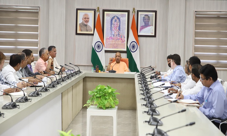 प्रदेश के प्रत्येक मण्डल में स्थापित हों आयुष महाविद्यालय: मुख्यमंत्री योगी आदित्यनाथ