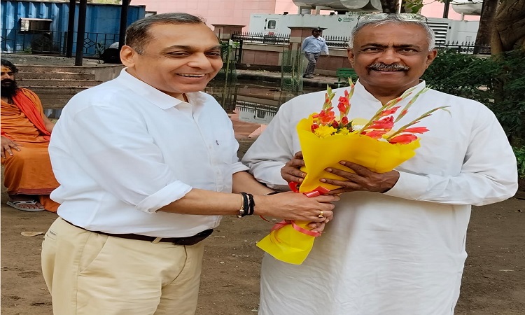 चन्द्रशेखर उपाध्याय ने संजयभाई जोशी से की शिष्टाचार भेंट