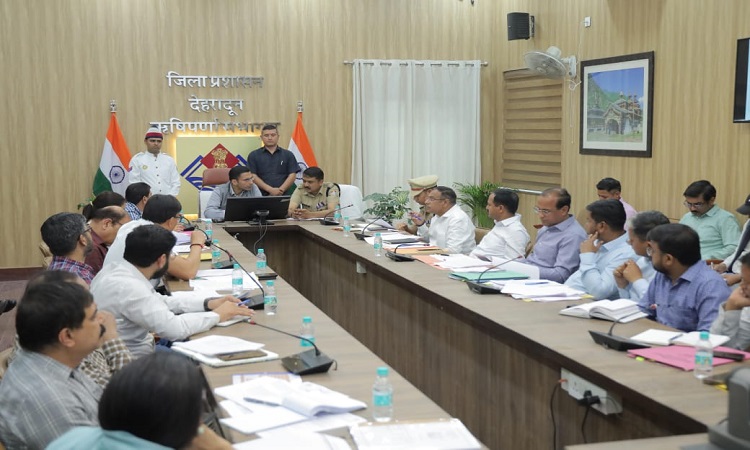 जिलाधिकारी ने सड़क सुरक्षा समिति की बैठक में लिया था अहम निर्णय