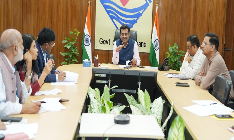 आनन्द बर्द्धन ने की व्यय-वित्त समिति की बैठक, दिये ये निर्देश