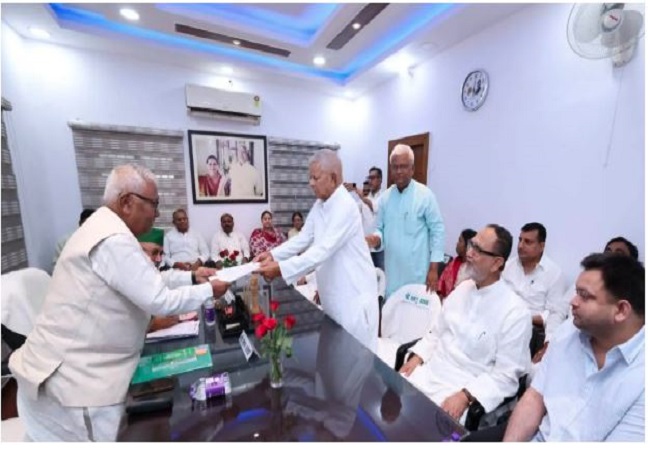 लालू प्रसाद यादव ने दाखिल किया नामांकन, निर्विरोध राजद का राष्ट्रीय अध्यक्ष बनना तय