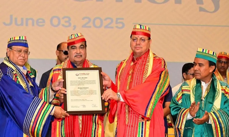 Nitin Gadkari को मिली डॉक्टरेट की उपाधि, ग्राफिक एरा यूनिवर्सिटी ने किया सम्मानित