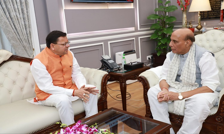 सीएम धामी ने राजनाथ सिंह से की शिष्टाचार भेंट