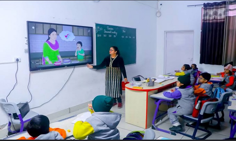 डीएम सविन के प्रोजेक्ट ‘‘उत्कर्ष’‘ समृद्ध आत्मविश्वासी बनते जिले के सरकारी स्कूल