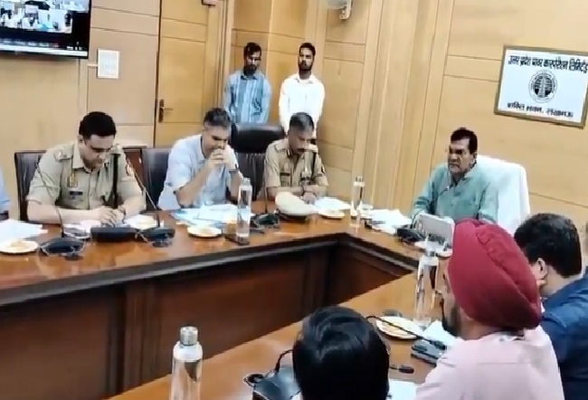 ऊर्जा मंत्री की दो टूक, एसी कमरों से बाहर निकलिए, अब सख्त एक्शन होगा