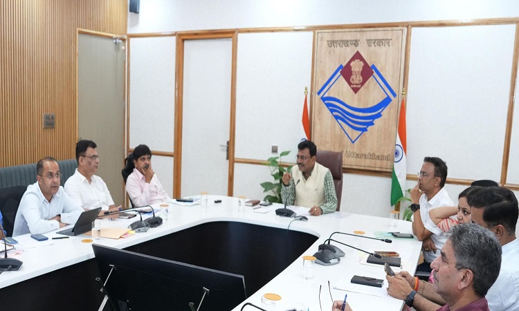 जिलाधिकारियों के साथ वीडियो कॉन्फ्रेंसिंग सिर्फ शुक्रवार सायं: मुख्य सचिव