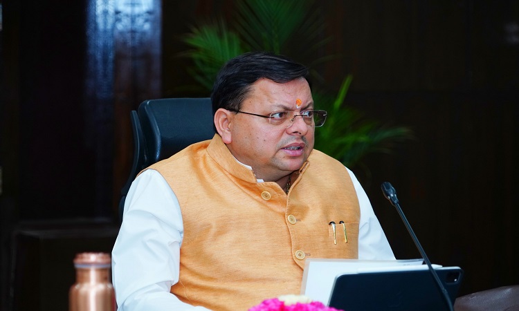 बिना नाम और लाइसेंस वाली दुकानें होंगी बंद, धामी सरकार ने कांवड़ यात्रा के लिए जारी किए सख्त निर्देश
