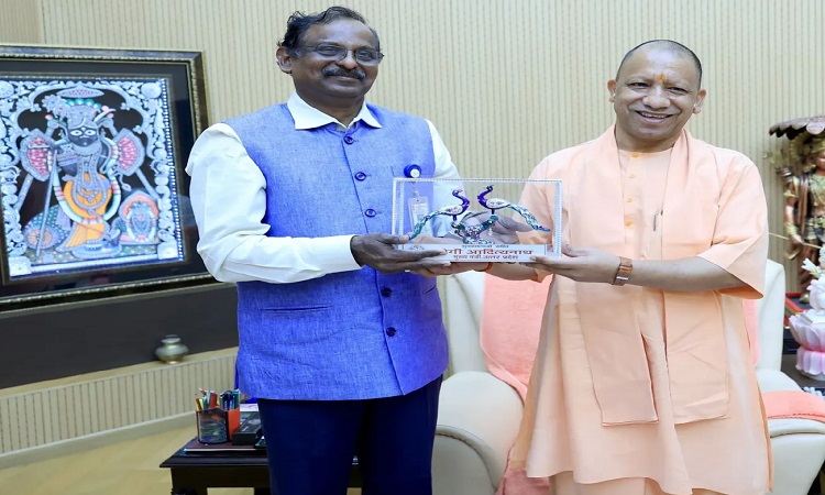 इसरो अध्यक्ष ने की मुख्यमंत्री से मुलाकात, राज्य के लिए समर्पित उपग्रह की संभावनाओं पर हुई चर्चा