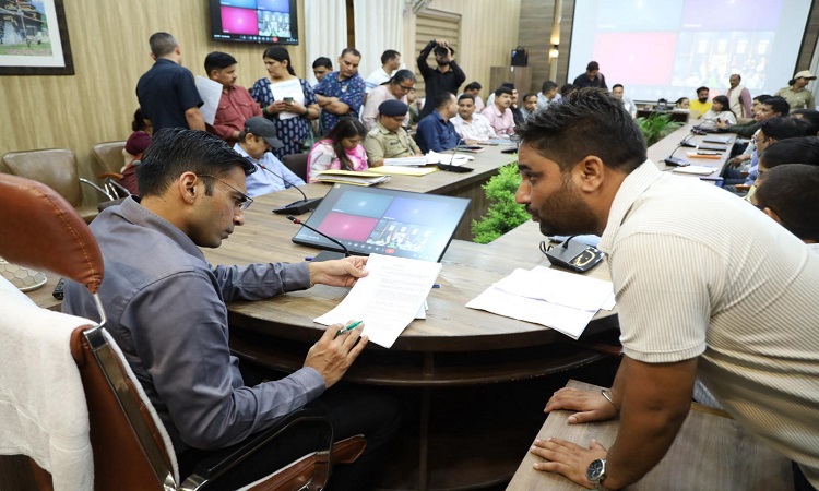 जनदर्शन में प्राप्त होने वाली शिकायतों की बदल रही प्रवृत्ति; भरणपोषण, पढाई दरखास्त, नौकरी, बैंक ऋण धोखाधड़ी के प्रकरण बढे