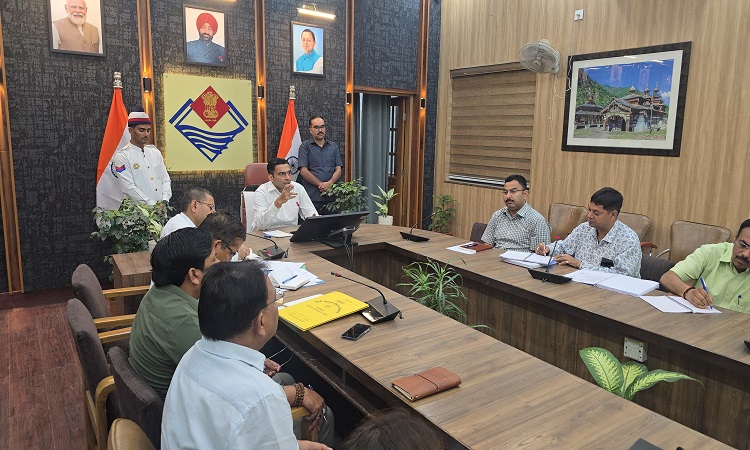 जिले के मोबिलिटि-रि-डेवलपमेंट प्लान हो व्यवहारिक; भविष्य की जरूरत के दृष्टिगत करें तैयारःडीएम