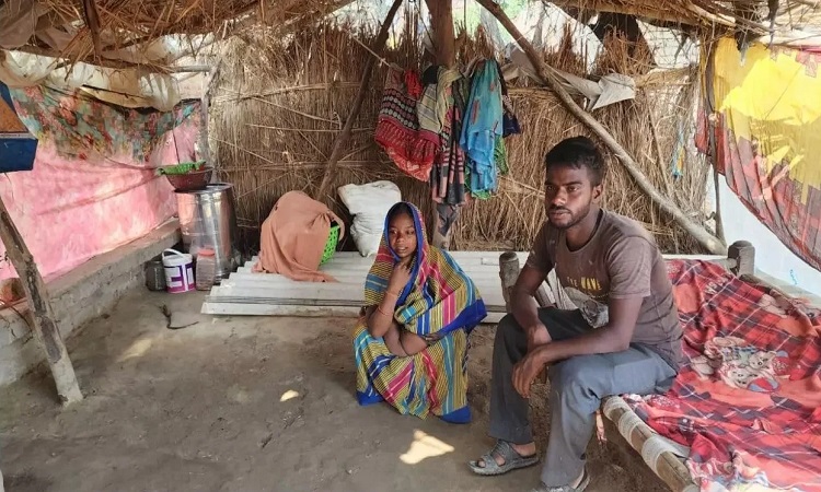 जीरो पावर्टी की पहली लाभार्थी रूबी का बनने लगा सपनों का आशियाना