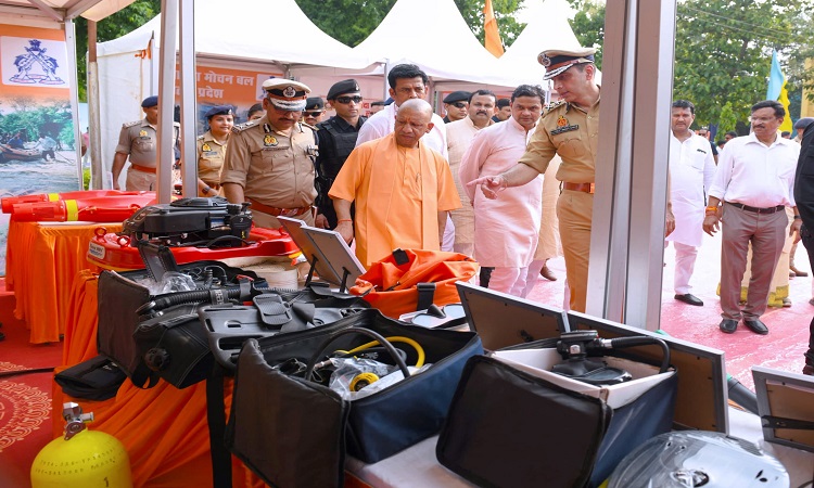 26वीं वाहिनी पीएसी परिसर में सीएम योगी ने किया 11 मंजिला बैरक टॉवर का लोकार्पण