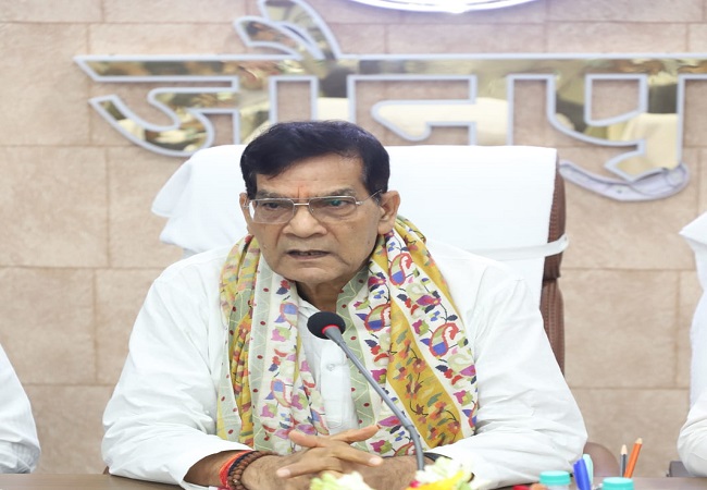 नगर विकास एवं ऊर्जा मंत्री ने जौनपुर में बाढ़ की स्थिति का लिया जायजा, अधिकारियों कों दिये निर्देश