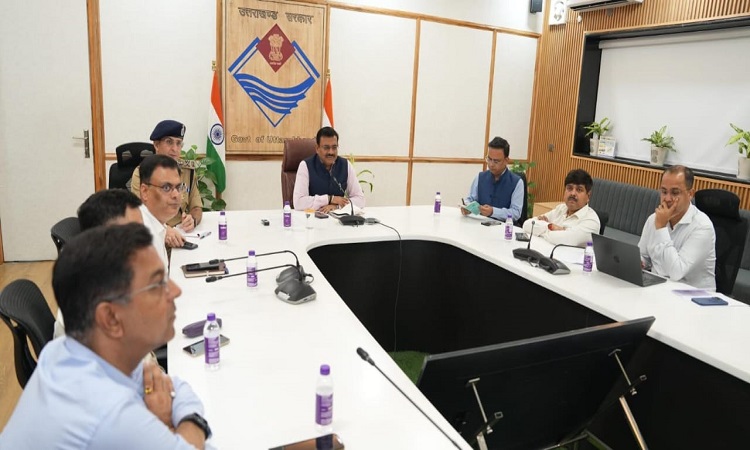 धराली और ऋषिगंगा जैसे सेंसिटिव क्षेत्रों को विश्लेषण कर तत्काल रिपोर्ट करें प्रस्तुत: आनंद बर्धन