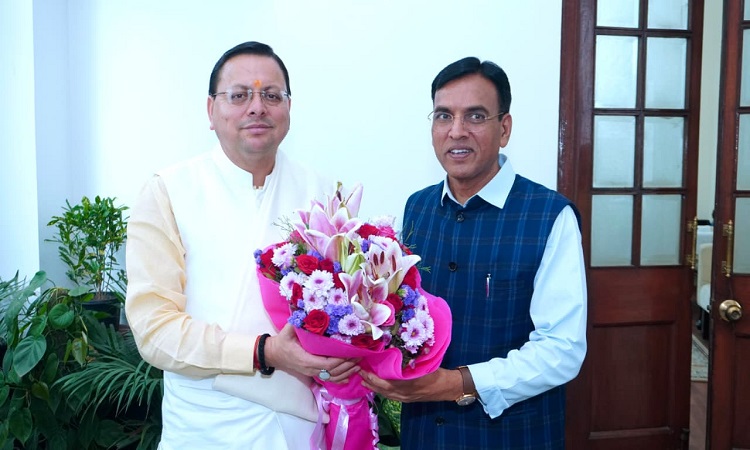 सीएम धामी ने मनसुख मांडविया से की शिष्टाचार भेंट