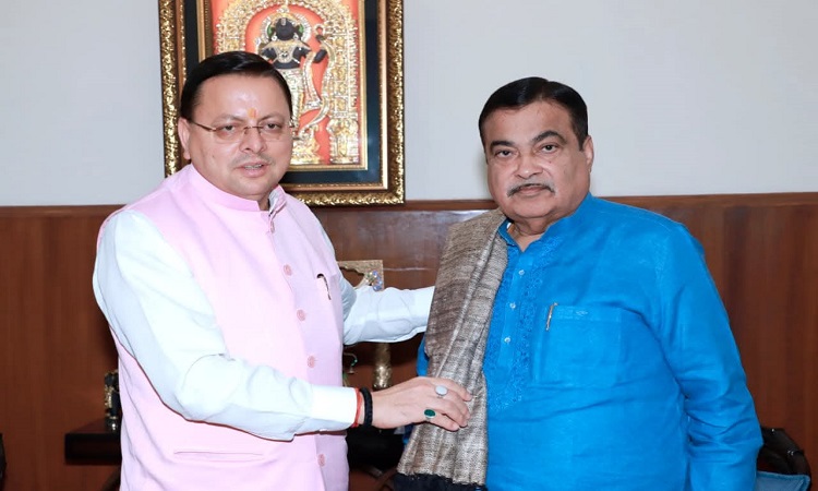 मुख्यमंत्री धामी ने नितिन गडकरी से की शिष्टाचार भेंट