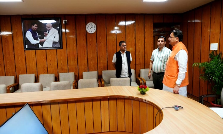 मुख्यमंत्री ने विधानसभा स्थित विभिन्न कार्यालयों का किया निरीक्षण, दिए ये निर्देश