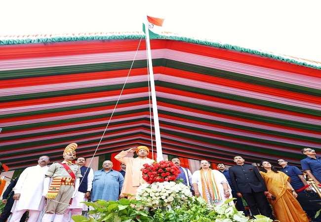 स्वदेशी मॉडल से साकार होगा विकसित भारत का संकल्प : सीएम योगी