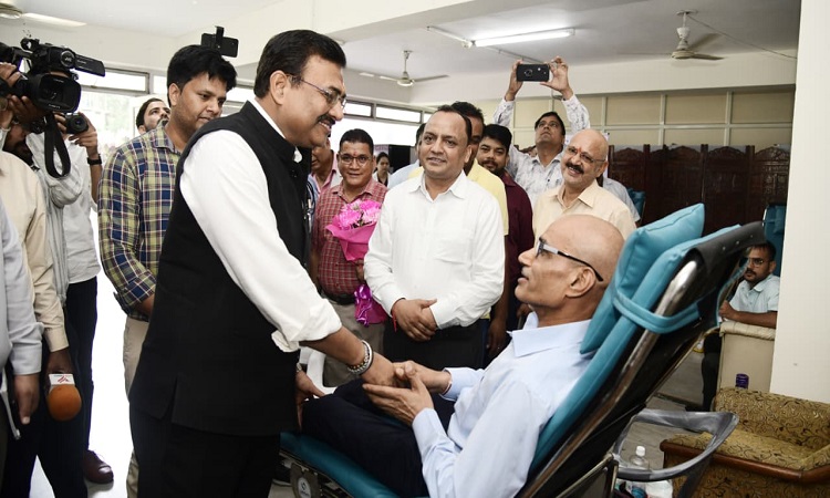 स्वास्थ्य एवं रक्तदान शिविर का मुख्य सचिव ने किया उद्घाटन