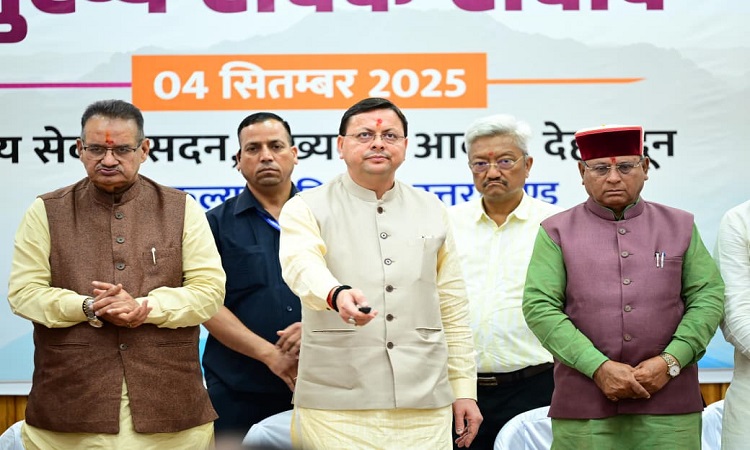 मुख्यमंत्री ने वरिष्ठ नागरिकों, दिव्यांगजनों से किया संवाद