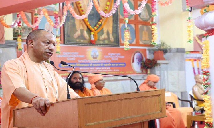 समाज और राष्ट्र को दिशा दिखाई गोरक्षपीठ के ब्रह्मलीन महंतद्वय ने : मुख्यमंत्री