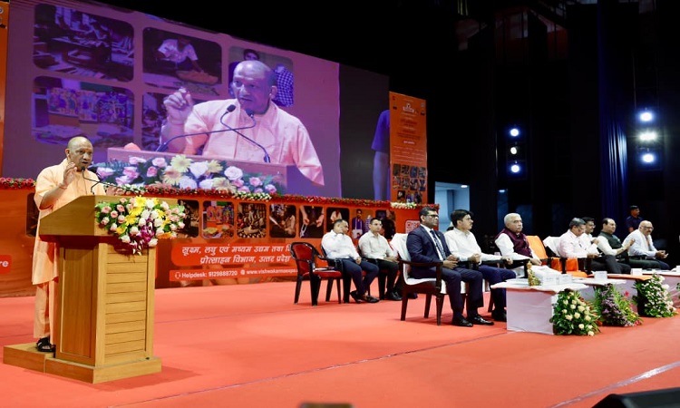 विश्वकर्मा जयंती पर सीएम योगी का बड़ा ऐलान : टूलकिट और ट्रेनिंग स्कीम से जुड़ेंगे 12 नए ट्रेड्स