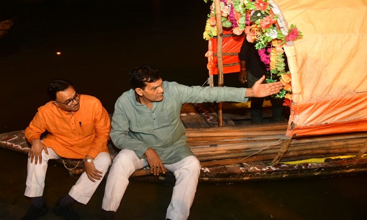 छठ घाटों पर स्वच्छता को लेकर एके शर्मा सख्त, अधिकारियों को दिए निर्देश