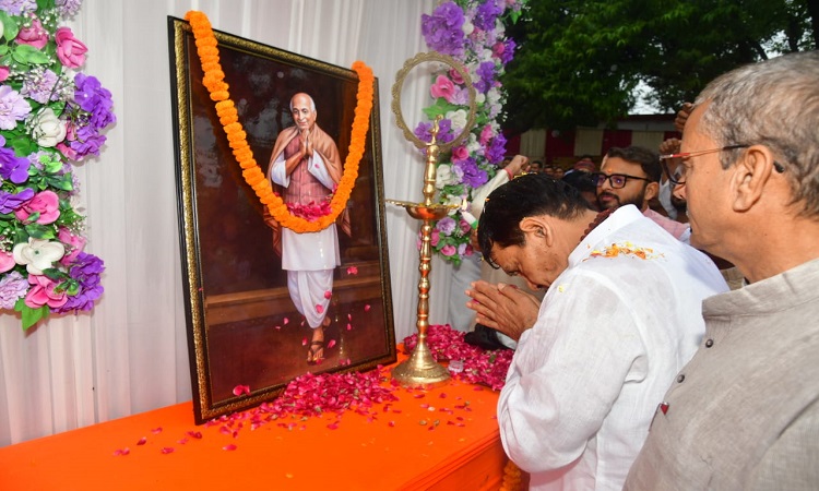सरदार पटेल की जयंती पर एके शर्मा ने दिया एकता, सेवा और विकास का संदेश