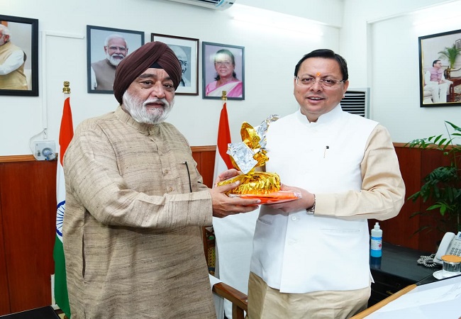सीएम धामी से हेमकुंट साहिब मैनेजमेंट ट्रस्ट के अध्यक्ष ने की भेंट