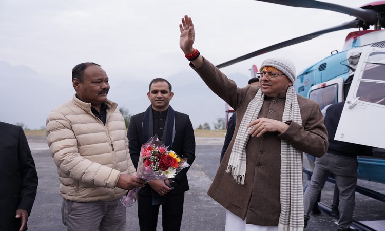 मुख्यमंत्री पुष्कर सिंह धामी मुनस्यारी पहुंचे, जनता और जवानों से किया आत्मीय संवाद,
