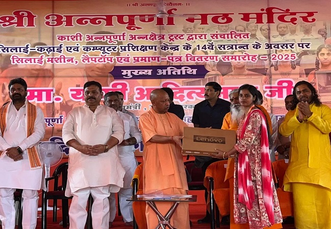 दुनिया में कृषि के बाद सबसे अधिक लोगों को रोजगार वस्त्र सेक्टर देता: सीएम योगी
