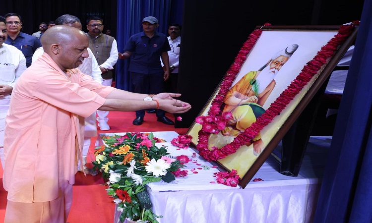 सफाई कर्मचारी के साथ अप्रिय घटना पर 35-40 लाख देने की करेंगे व्यवस्था: सीएम योगी