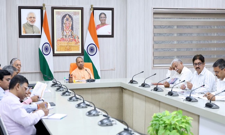 मुख्यमंत्री योगी आदित्यनाथ ने की अयोध्या महायोजना 2031 की समीक्षा