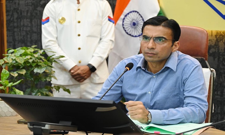 शहर को लम्बे समय तक नही रख सकते अस्तव्यस्त समयबद्धता का रखे ध्यानः डीएम