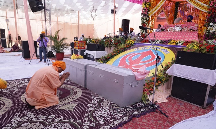 गुरु नानक देव जी के उपदेश आज भी समाज के लिए प्रेरणास्रोत: मुख्यमंत्री योगी