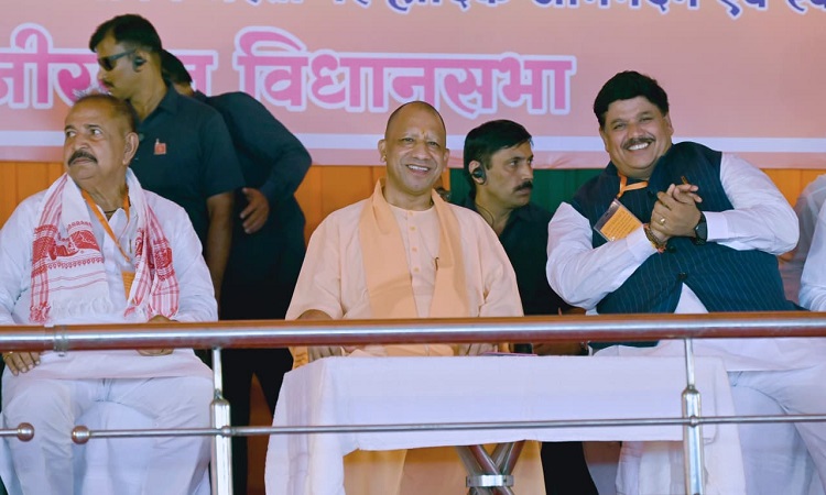 लालू यादव के शासन में 60 से अधिक जातीय नरसंहार और 30 हजार से अधिक अपहरण हुएः योगी