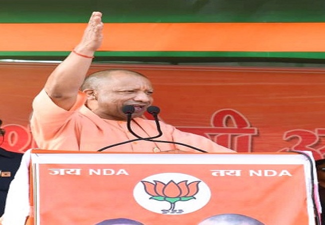 योगी ने कांग्रेस व राजद को धोया, बोले- अराजकता पैदा करना इनका जन्मसिद्ध अधिकार