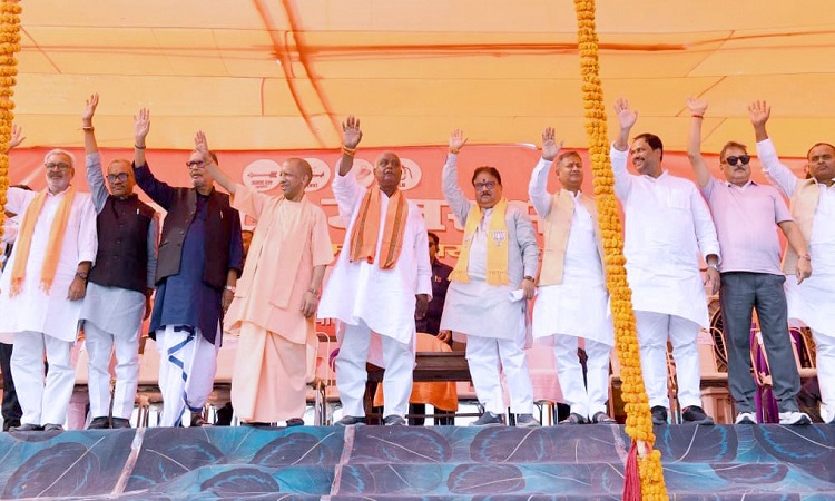 लालटेन की धुंधली रोशनी नहीं, अब एलईडी के उजाले में चमकेगा बिहार: योगी आदित्यनाथ