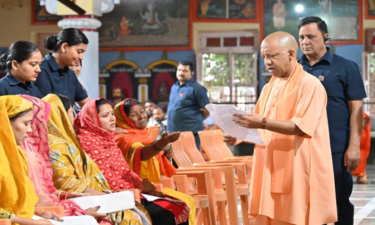 सरकार जनता की समस्याओं के समाधान को संकल्पबद्ध: मुख्यमंत्री