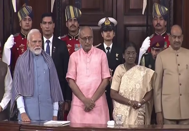 राष्ट्रपति मुर्मू ने नौ भाषाओं में संविधान के अनुवादित संस्करण का किया लोकार्पण