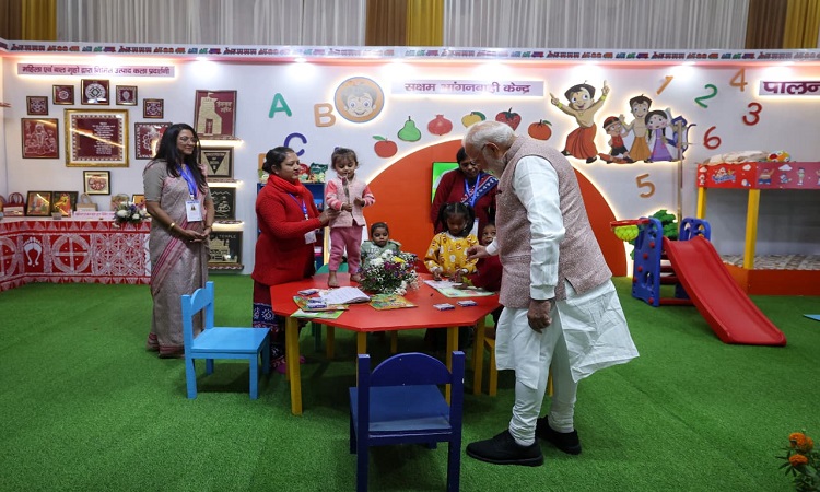 प्रधानमंत्री ने उत्तराखंड की विकास यात्रा से जुड़े युवाओं, उद्यमियों, महिलाओं से किया संवाद