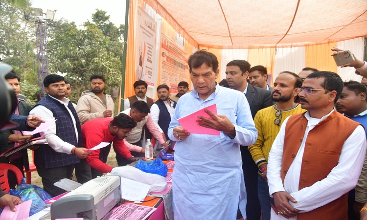 जिन उपभोक्ताओं पर बिजली का बकाया है, वे इस योजना का लाभ उठाएं: एके शर्मा