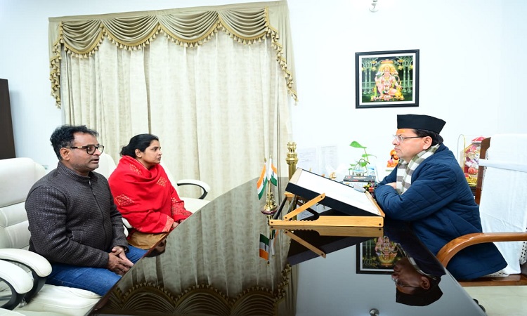दिवंगत पत्रकार के परिजन सीएम धामी से मिले