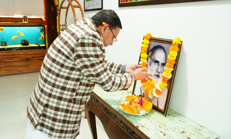 इंद्रमणि बडोनी का संपूर्ण जीवन संघर्ष, त्याग और जनसेवा को समर्पित रहा: मुख्यमंत्री
